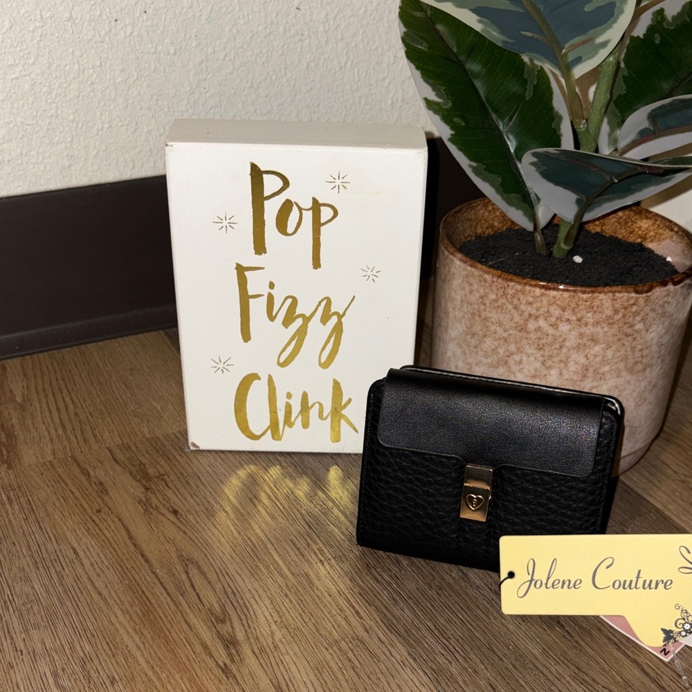 Black Leather Small Fold Wallet - Picture 2 of 14